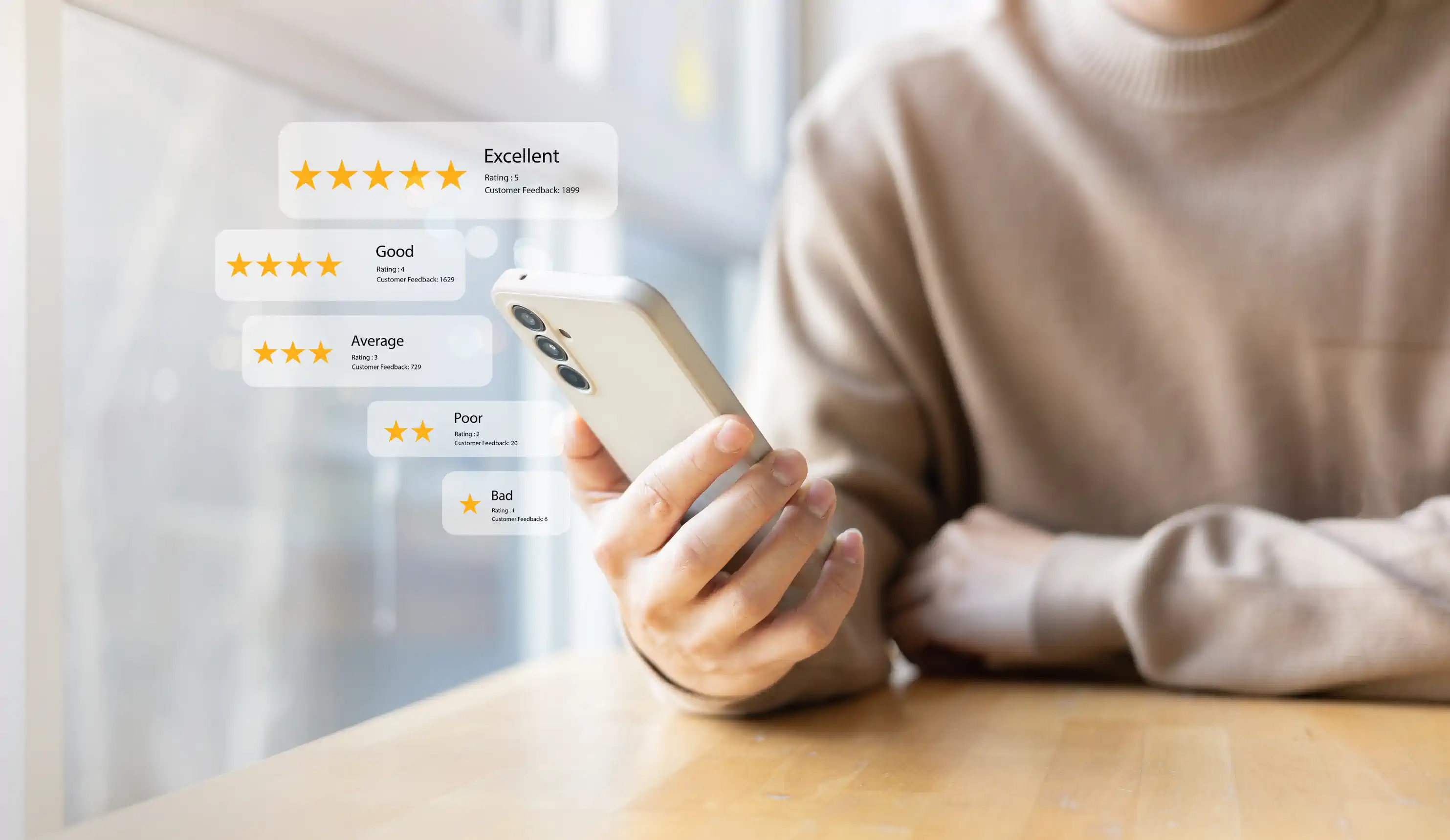 Ein Nahaufnahme zeigt eine Person, die ein Smartphone in der Hand hält. Aus dem Smartphone scheinen verschiedene Bewertungsoptionen mit Sternen und der Anzahl der Kundenfeedbacks aufzusteigen, von Excellent (5 Sterne) bis Bad (1 Stern). Das Bild ist für die Suchanfrage 'bewertungsportale' optimiert und visualisiert das Konzept von Online-Bewertungen und Kundenfeedback.